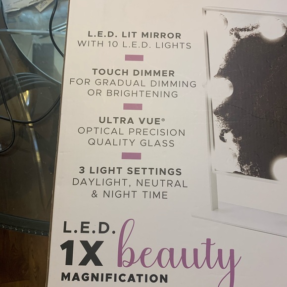 L.E.D 1x Beauty mirror Danielle Creations